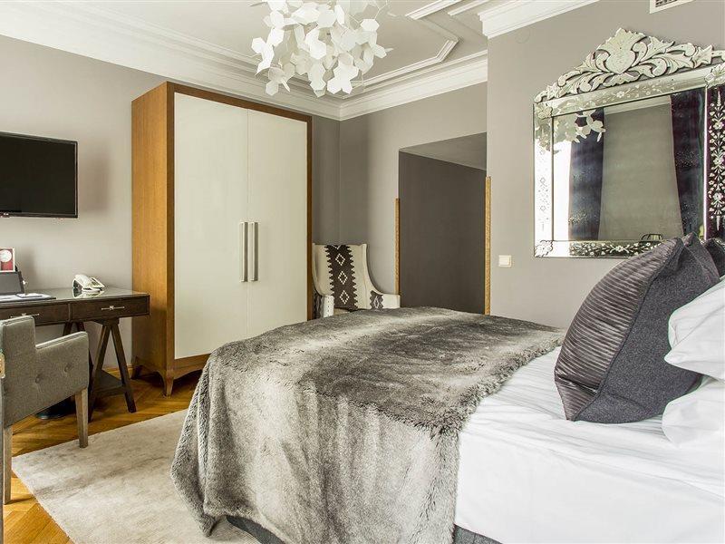 St. Petersbourg Hotel - Small Luxury Hotels Of The World Tallinn Bagian luar foto