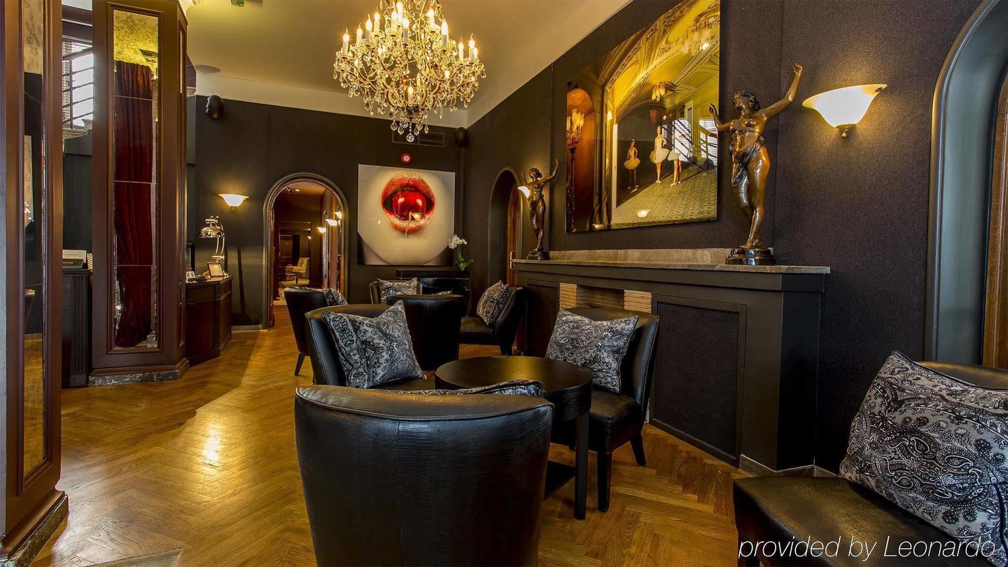 St. Petersbourg Hotel - Small Luxury Hotels Of The World Tallinn Bagian luar foto