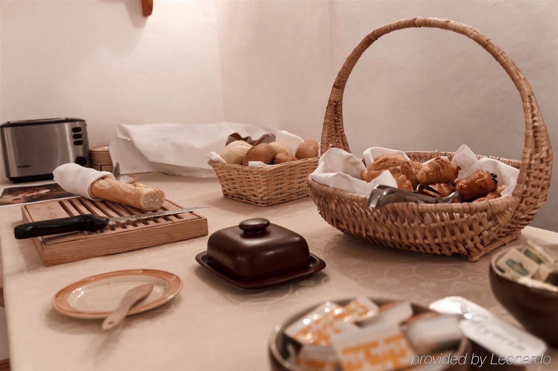 St. Petersbourg Hotel - Small Luxury Hotels Of The World Tallinn Bagian luar foto