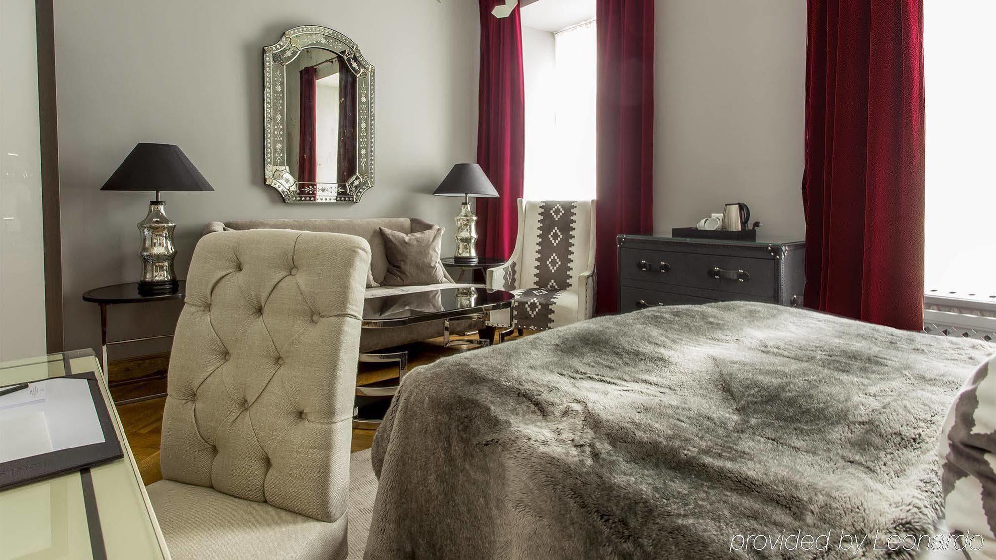 St. Petersbourg Hotel - Small Luxury Hotels Of The World Tallinn Bagian luar foto