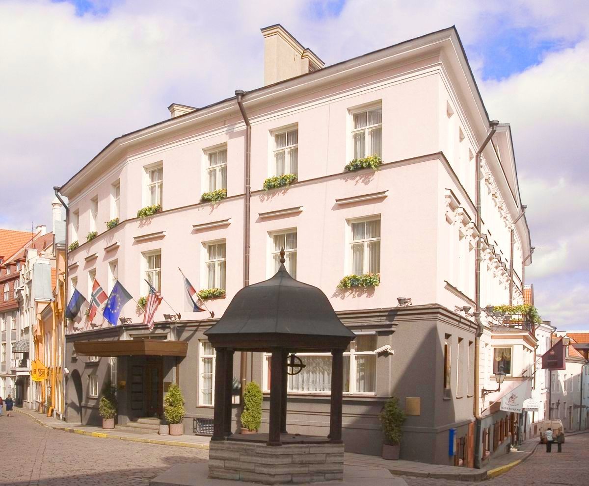 St. Petersbourg Hotel - Small Luxury Hotels Of The World Tallinn Bagian luar foto