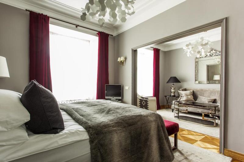 St. Petersbourg Hotel - Small Luxury Hotels Of The World Tallinn Bagian luar foto