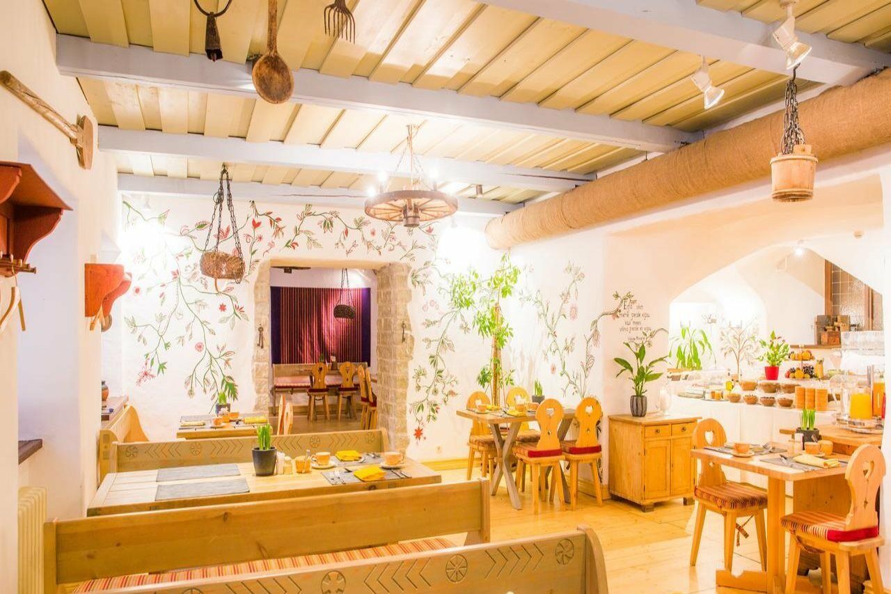 St. Petersbourg Hotel - Small Luxury Hotels Of The World Tallinn Bagian luar foto