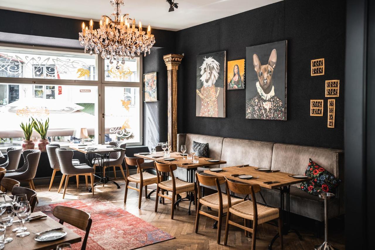 St. Petersbourg Hotel - Small Luxury Hotels Of The World Tallinn Bagian luar foto